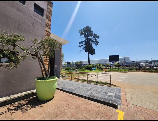 337M² OFFICE TO LET IN RANDJESPARK
